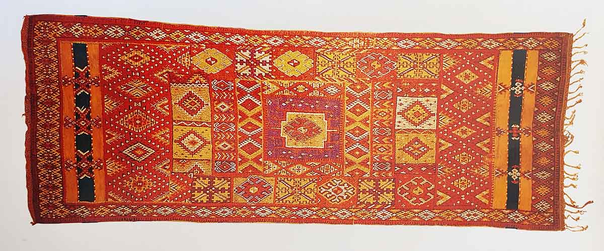 Aït Tamassine tribe carpet - 350 x 140 cm Collection H. Crouzet - Source: Maroc Tapis des tribus - Ed: Edisud